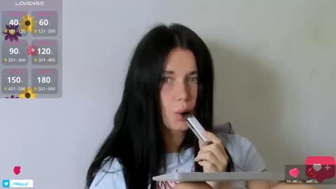 may_xx online show from August 1, 3:12 am