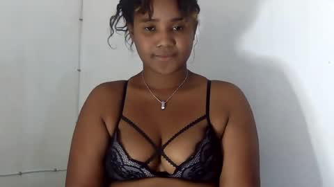 maya275326 online show from August 7, 10:48 am