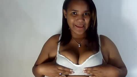 maya275326 online show from August 10, 9:38 pm
