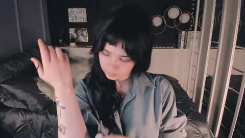 Maya online show from August 1, 7:31 pm