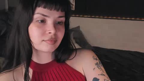 Maya online show from August 3, 7:32 pm