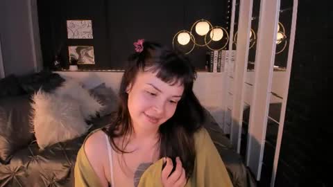Maya online show from August 6, 7:02 pm