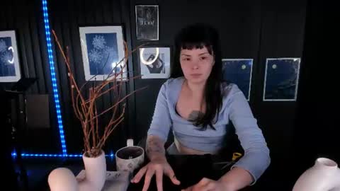 Maya online show from August 7, 3:34 pm