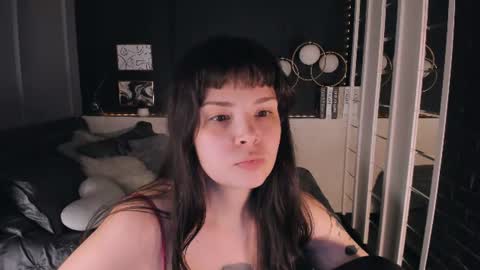 Maya online show from August 9, 7:15 pm