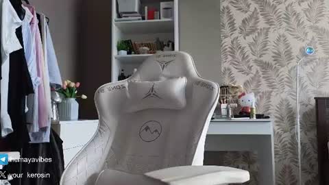 Maya online show from August 12, 7:43 am