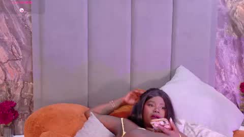 Leia Pie online show from August 4, 3:20 pm