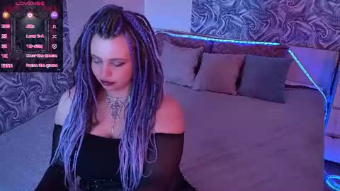 Maya Mils online show from August 6, 5:17 am