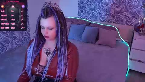 Maya Mils online show from August 9, 5:30 am