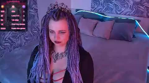 Maya Mils online show from August 15, 6:17 am