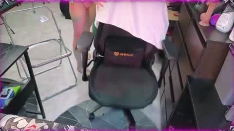 Maya Viola online show from August 8, 8:25 am