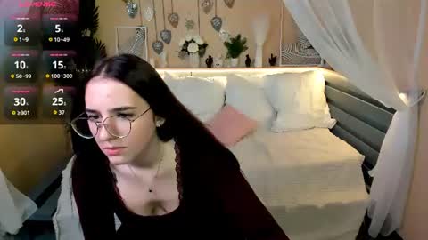 maya_winters online show from August 4, 11:07 am