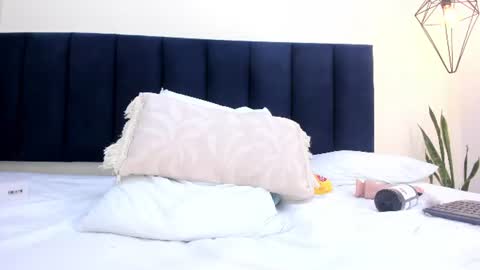mayaevansmg online show from August 10, 2:29 pm