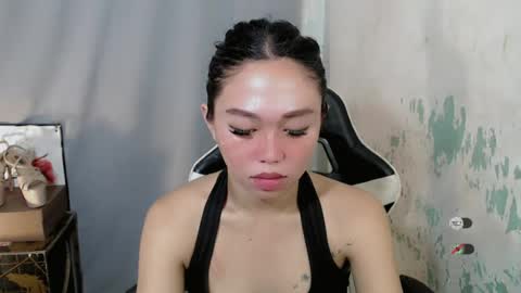 mayasally_ online show from August 16, 10:41 am
