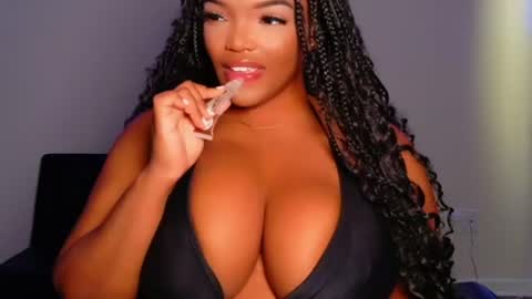 MayBabi online show from July 16, 11:55 am