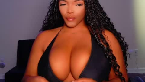 MayBabi online show from July 24, 12:08 pm