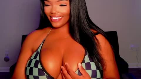 MayBabi online show from July 27, 9:09 pm