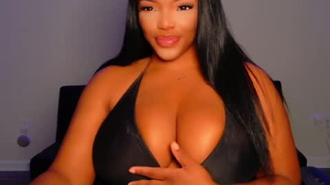 MayBabi online show from August 1, 10:32 am