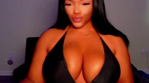 MayBabi online show from August 1, 1:28 pm