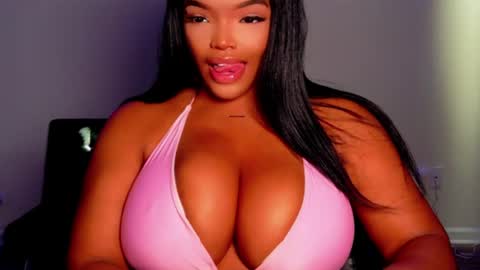 MayBabi online show from August 15, 1:15 pm