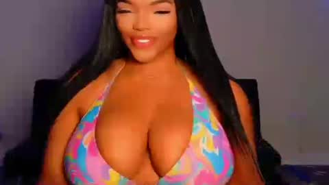 MayBabi online show from August 16, 10:52 am
