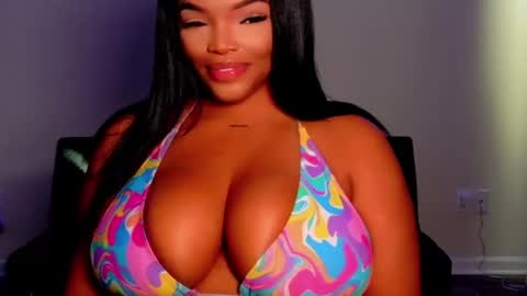 MayBabi online show from August 16, 1:04 pm