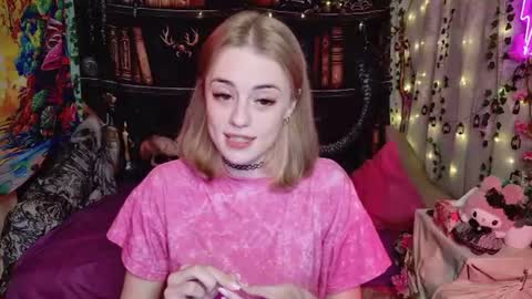 maybe_yours333 online show from July 6, 9:56 am