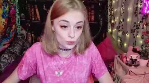 maybe_yours333 online show from July 6, 11:02 am