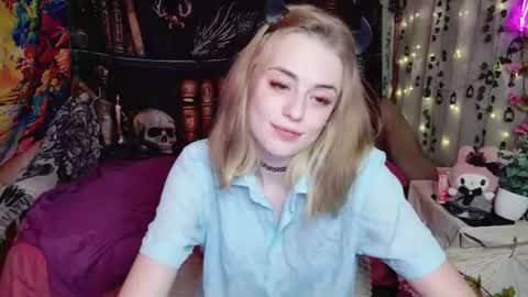 maybe_yours333 online show from August 7, 11:54 am