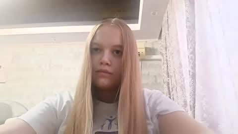 Lina online show from August 10, 8:05 am