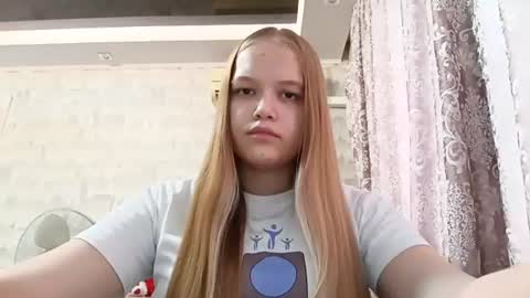 Lina online show from August 12, 8:16 am