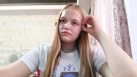Lina online show from August 12, 10:28 am