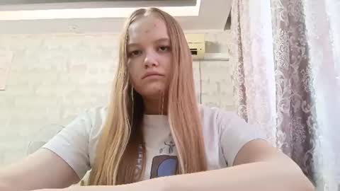 Lina online show from August 15, 9:24 am