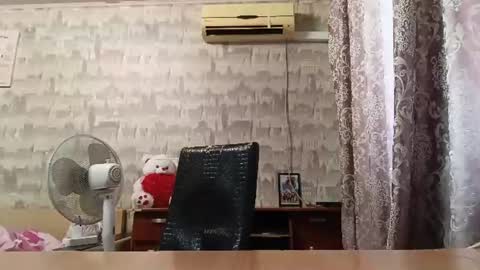 Lina online show from August 15, 10:30 am