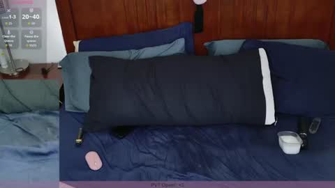 maybeyourgurlnextdoor online show from August 12, 3:47 pm