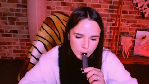 maybloom_ online show from September 8, 3:52 pm