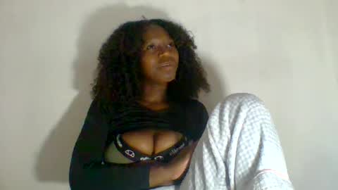 mayrase online show from August 11, 5:48 pm
