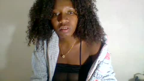 mayrase online show from August 12, 4:42 pm