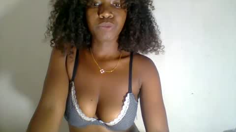 mayrase online show from August 12, 8:11 pm