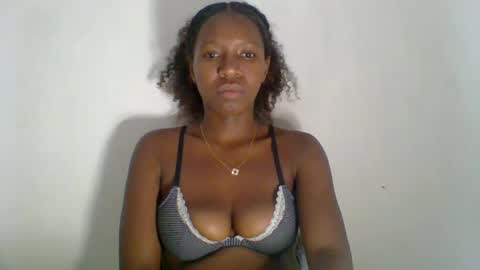 mayrase online show from August 13, 6:33 pm