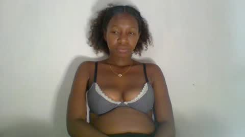 mayrase online show from August 13, 7:39 pm