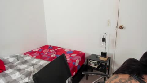 mazikeen_18 online show from August 5, 4:05 pm