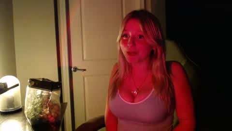 mckenziereese online show from August 10, 3:41 am