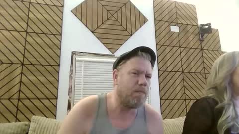 me2283 online show from May 4, 2:17 am