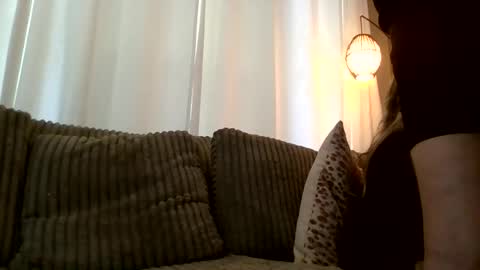 me2283 online show from May 25, 5:04 pm
