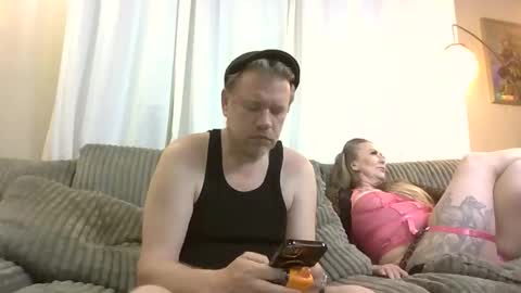 me2283 online show from May 27, 2:13 am