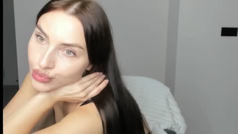 me_lina_ online show from July 26, 4:12 pm