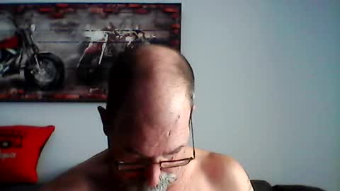 me at home online show from July 25, 1:48 pm