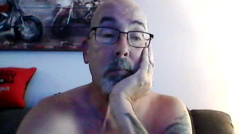 me at home online show from July 26, 9:09 pm