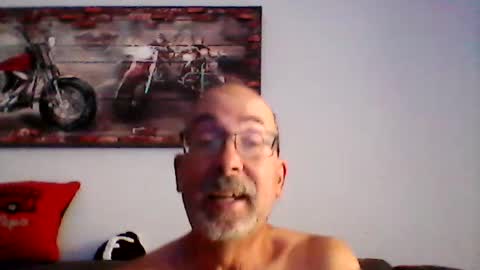 me at home online show from July 30, 6:25 pm