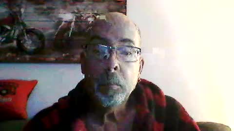 me at home online show from July 31, 10:54 am